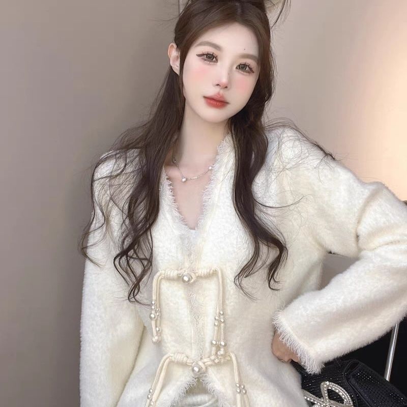 新中式国风盘扣仿貂绒毛衣女秋冬小香风法式名媛针织开衫外套上衣