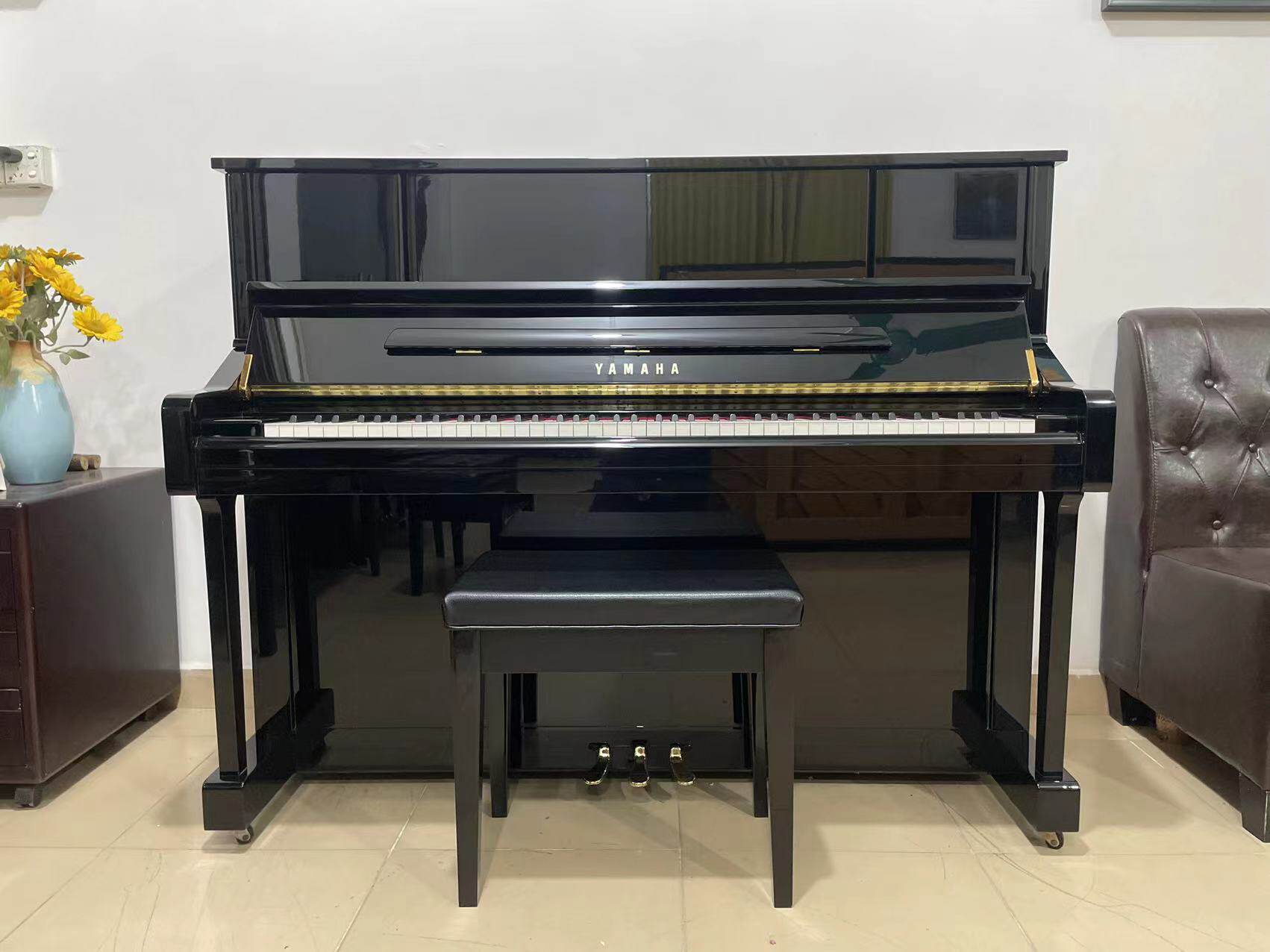 家用雅马哈钢琴二手9成新YU121DS可用几十年立式无磕碰一步到位
