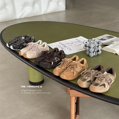 风莉雅百搭N字加绒保暖毛毛鞋德训鞋女2025冬新款复古运动休闲鞋