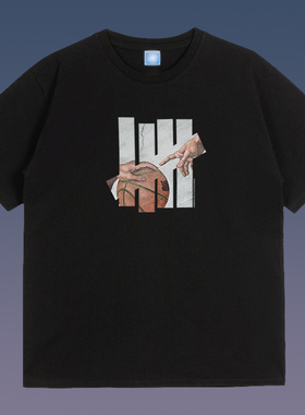 不败五道杠 HIAUTO UND 夏季圆领短袖篮球壁画印花 男女情侣款T恤