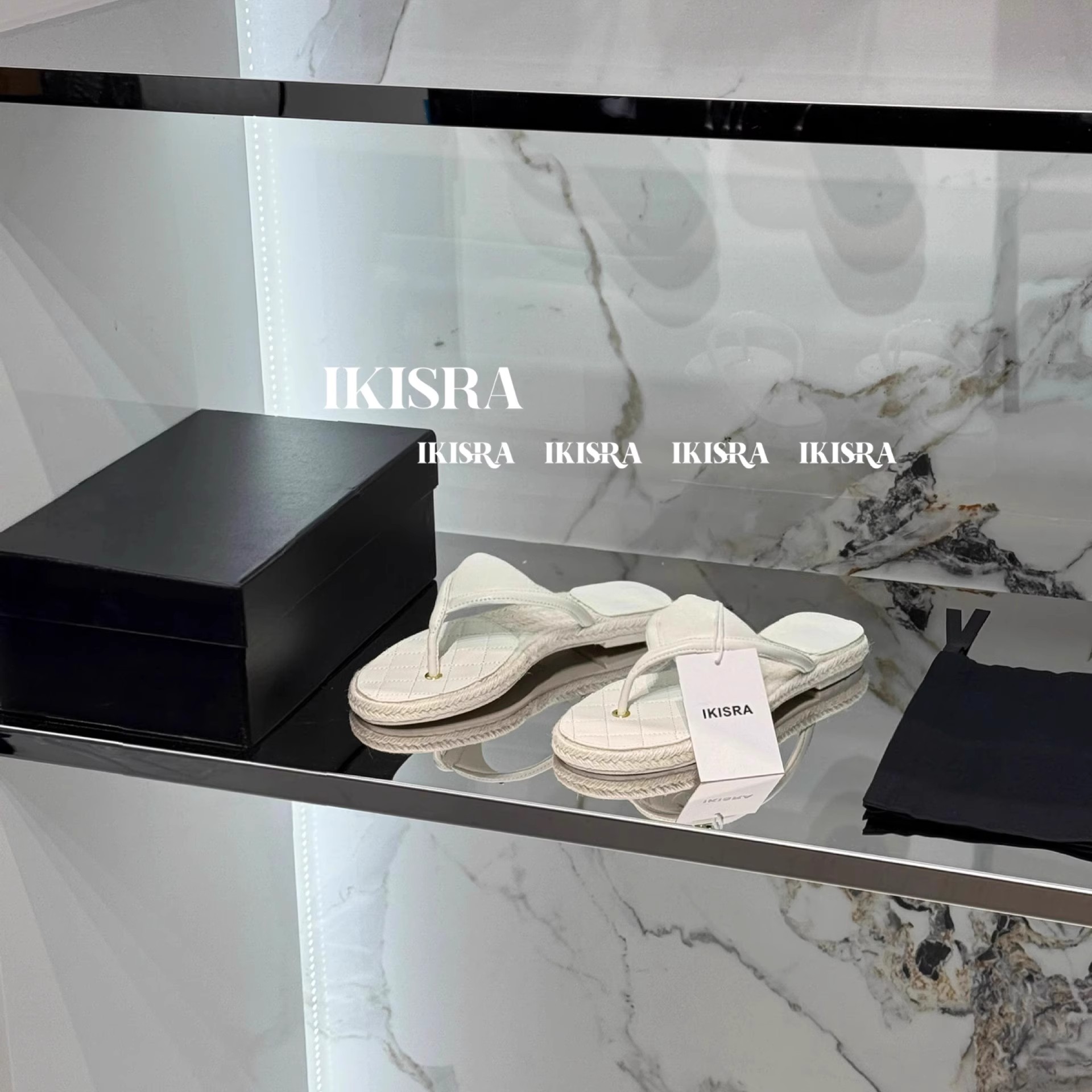 草编平底夹脚人字拖沙滩凉鞋女