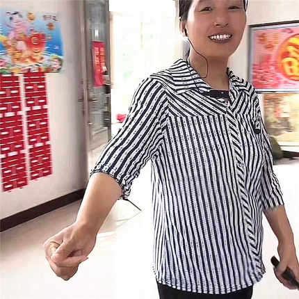 中袖衬衫条纹冰丝夏网红中老年格子7七分袖短袖妈妈装奶奶上衣女