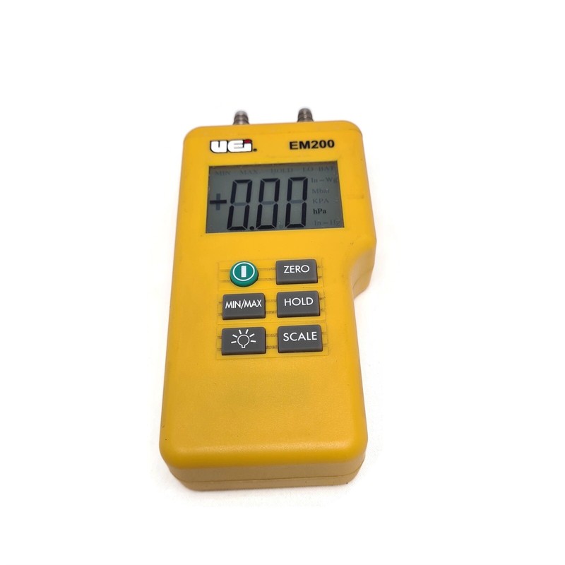 UEI EM 200 数字差分压力计。 ±60 wg 或 150 mBar。