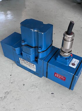 1x Moog D661-1705 D60HAAMENSAO Hydraulikventil Spritzgussmas
