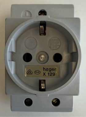 Hager Steckdose / 10/16A / 250V~ / X129