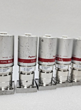 批量 5 件 Fujikin 0.P. 0.5-0.6 MPa 阀门,C 号 565601 NC 型,二