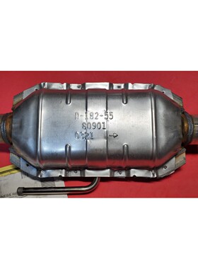 WALKER CalCat 通用催化转换器 D18267  82901   全新