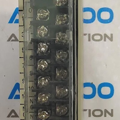 OMRON C200HOC222 SALIDA NUEVO CON CAJA OC222