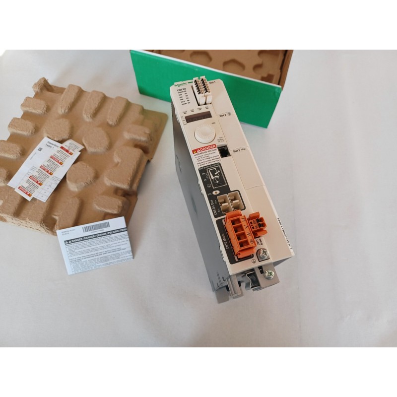 Schneider Electric Lexium 32 ACservo drive LXM32MD18N4 Neu i - 实物图