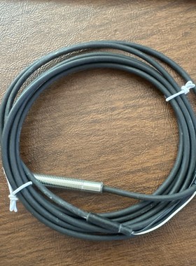 IFM EFFECTOR IE5222 2 线 8 毫米 x 50 毫米 全新!!