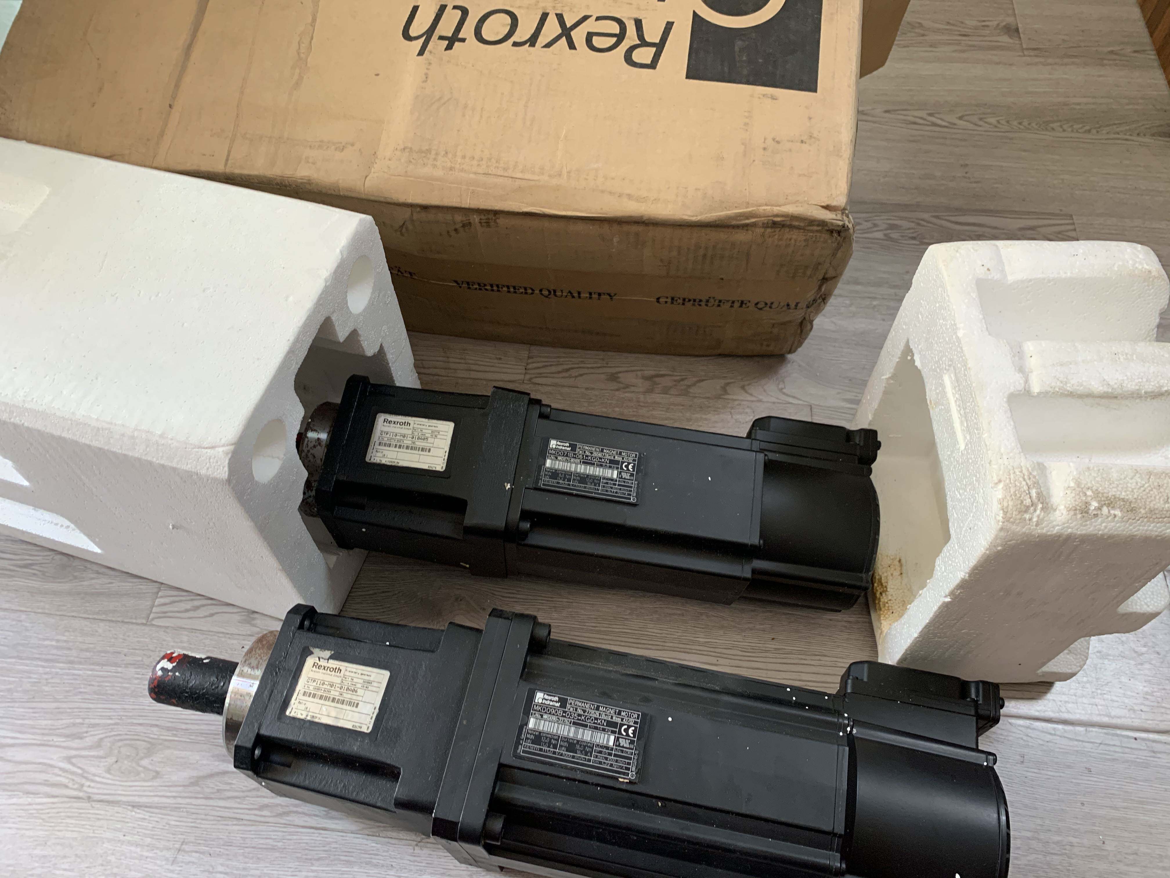 全新力士乐伺服电机mkd090b-035-kg0-kn减速机gtp110-m01-010a06