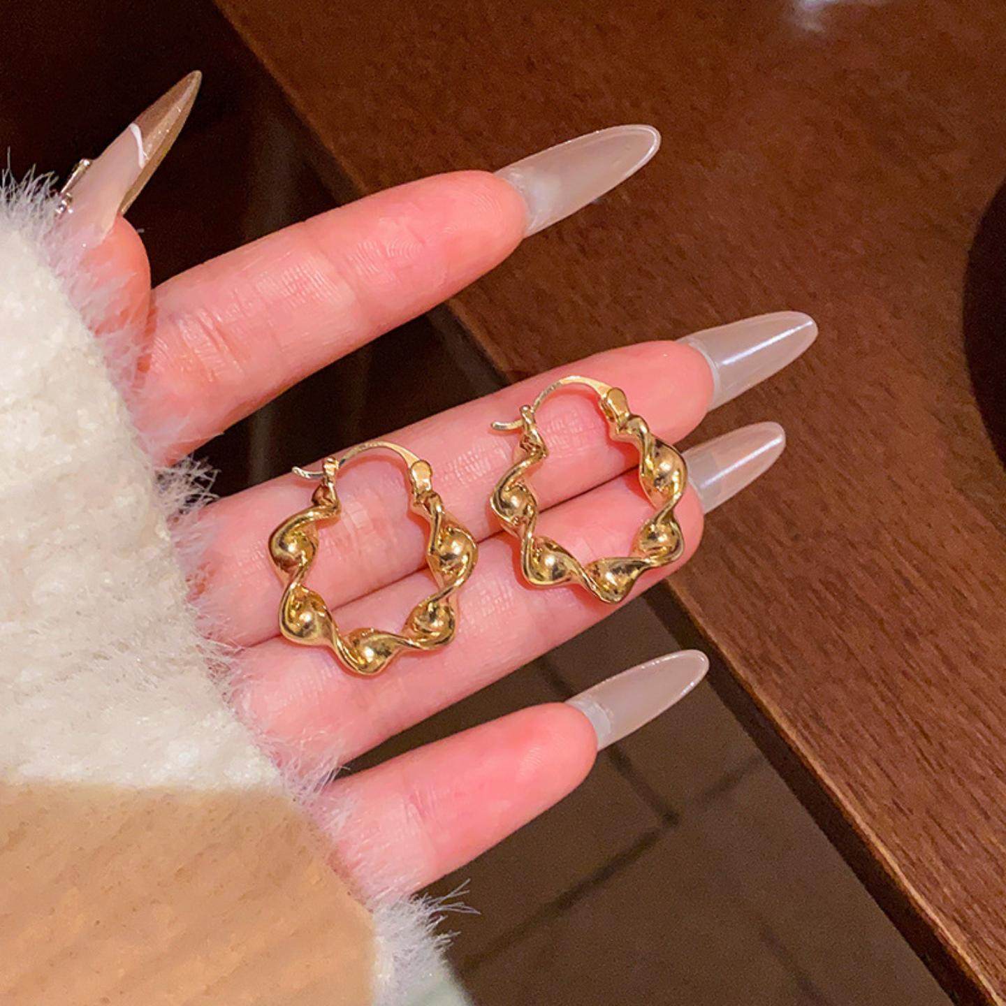 名尚家欧美爆款简约水波纹不规则耳环女时尚气质金属感耳钉耳饰,饰品/流行首饰/时尚饰品新,耳钉,淘宝优惠券,粉丝福利购,淘宝优惠卷