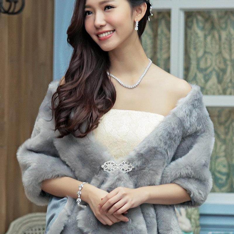 婚纱披肩女仿兔毛皮草钻新娘礼服保暖外搭演出伴娘坎肩旗袍斗篷冬