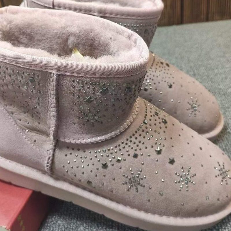 33-1新款真皮羊毛一体雪地靴短筒靴防滑女靴水钻亮钻棉靴