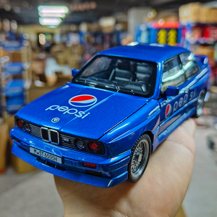 合金车模1比24宝马M3仿真汽车可乐涂鸦模型收藏摆件男孩玩具汽车