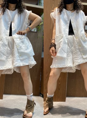 高街风白色纽扣马甲女宽松休闲木耳边装饰显瘦松弛感背心