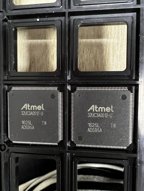 AT32UC3A0512-ALUT 32UC3A0512-U LQFP144 微控制器 全新原装