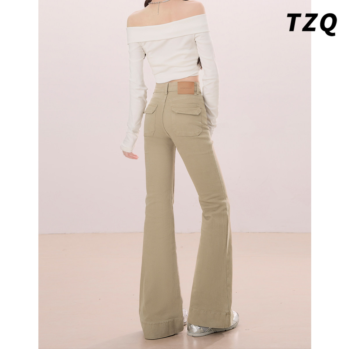 小个子卡其色高腰微喇牛仔裤