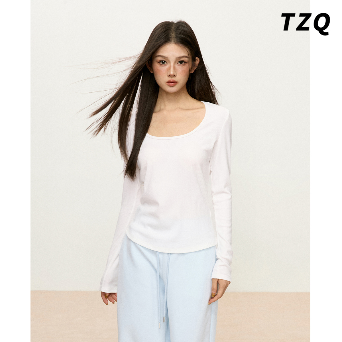 韩版极简风U领长袖T恤女