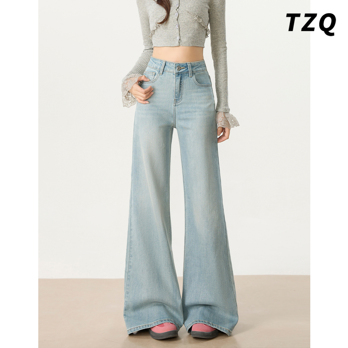 浅蓝宽松微喇牛仔裤女2025新款