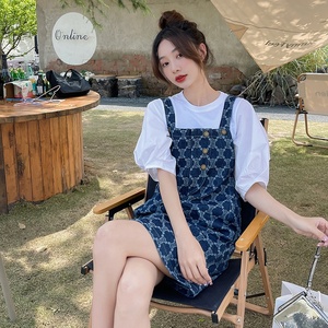 牛仔背带裙女夏小个子2025新款韩版宽松学生休闲吊带连衣裙图片