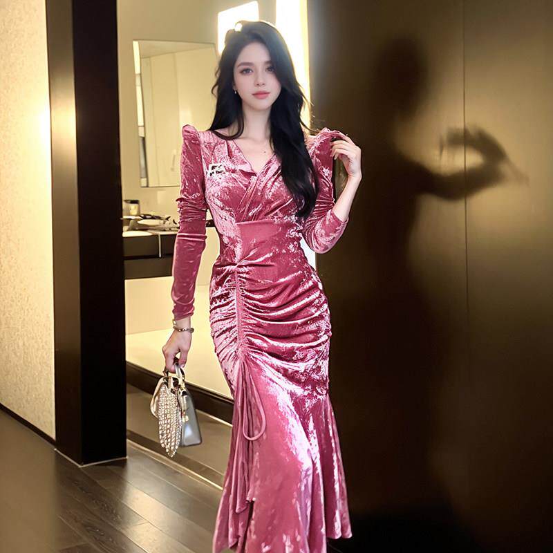 粉色长袖丝绒洋装抽褶收腰显瘦超好看宴会晚礼服修身鱼尾长裙子