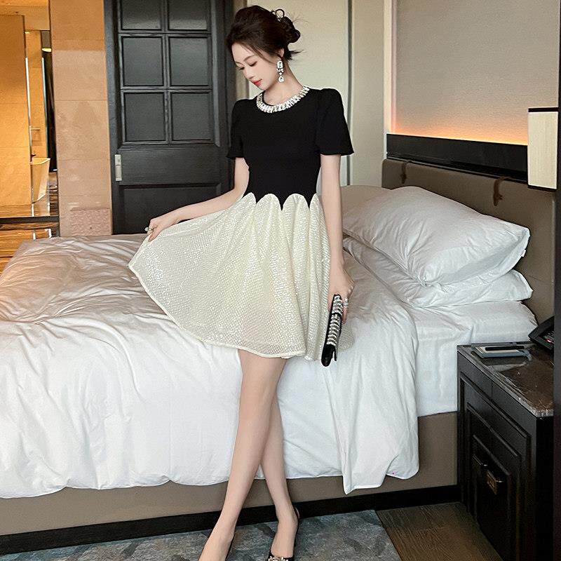 黑天鹅公主礼服裙高级感泡泡袖设计感轻奢气质小个子a字连衣裙女