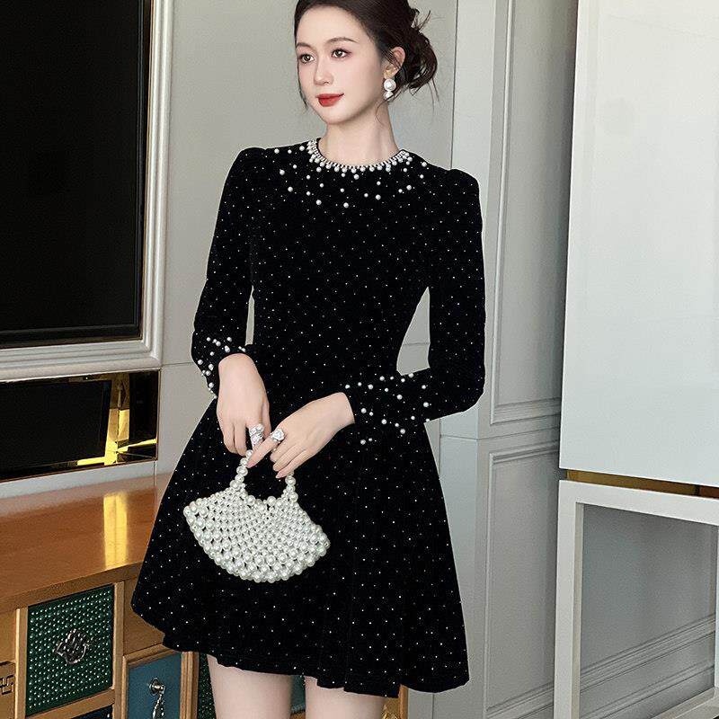 千金风连衣裙高级感轻奢丝绒设计感重工气质收腰公主生日礼服短裙