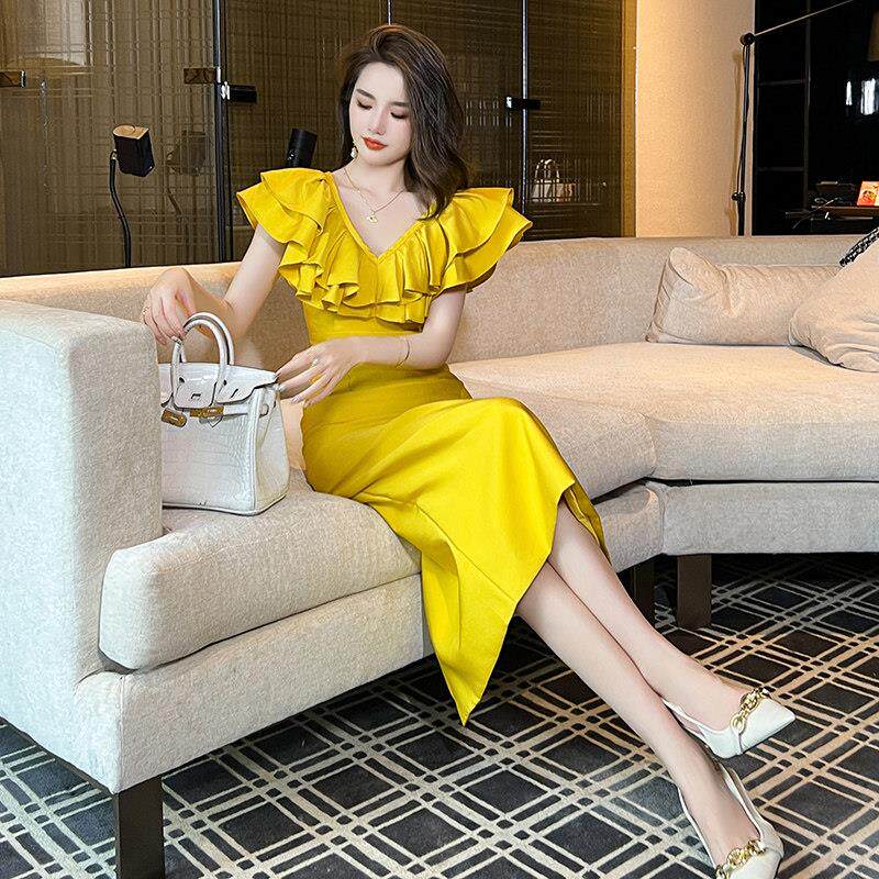 法式v领连衣裙2026新款女夏季荷叶边小飞袖高级感气质黄色包臀裙