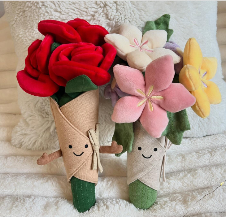 正品Jellycat 520情人节玫瑰邦尼兔绯心龙钻戒手捧花告白西高地