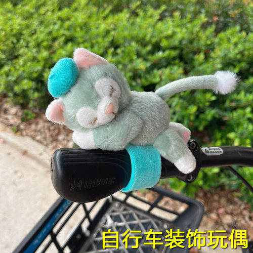 熊猫草莓熊趴在摩托机车公仔挂件