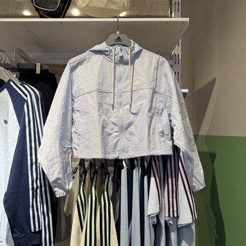 Adidas阿迪达斯三叶草女子短款外套速干透气防风运动夹克 KT3056