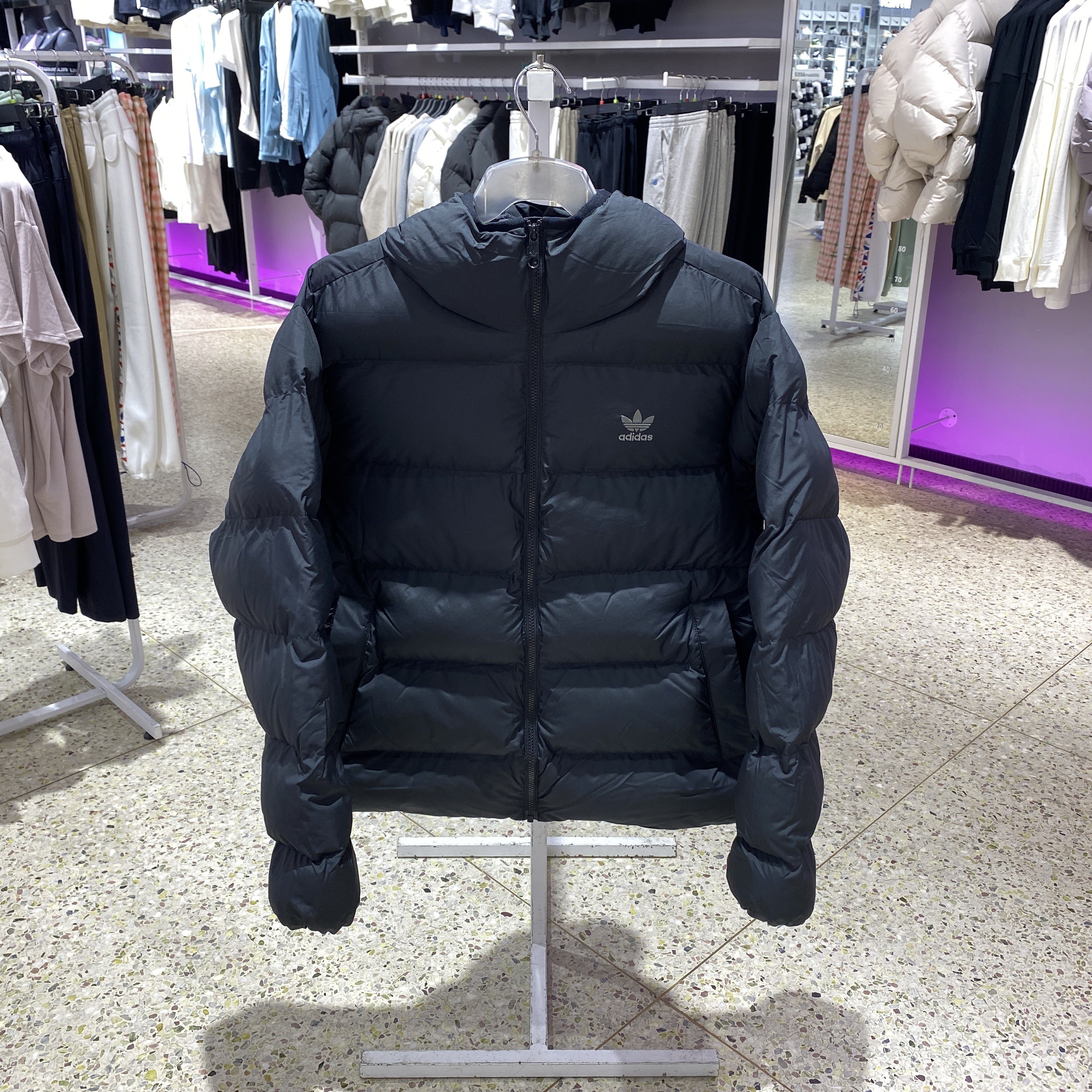 adidas阿迪达斯三叶草棉服男2024冬季新款黑色保暖连帽外套IY3396图片