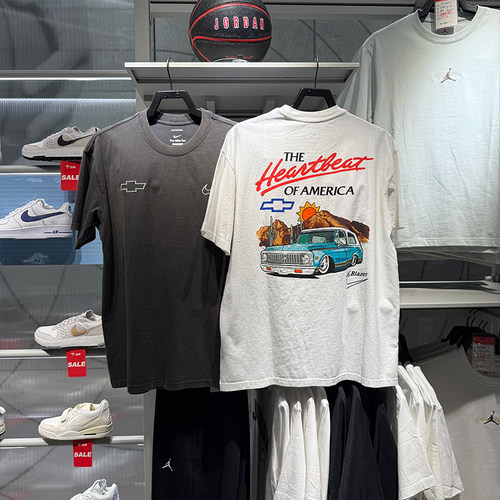 NIKE耐克男短袖25夏雪佛兰印花纯棉圆领篮球运动半袖T恤 HV6691