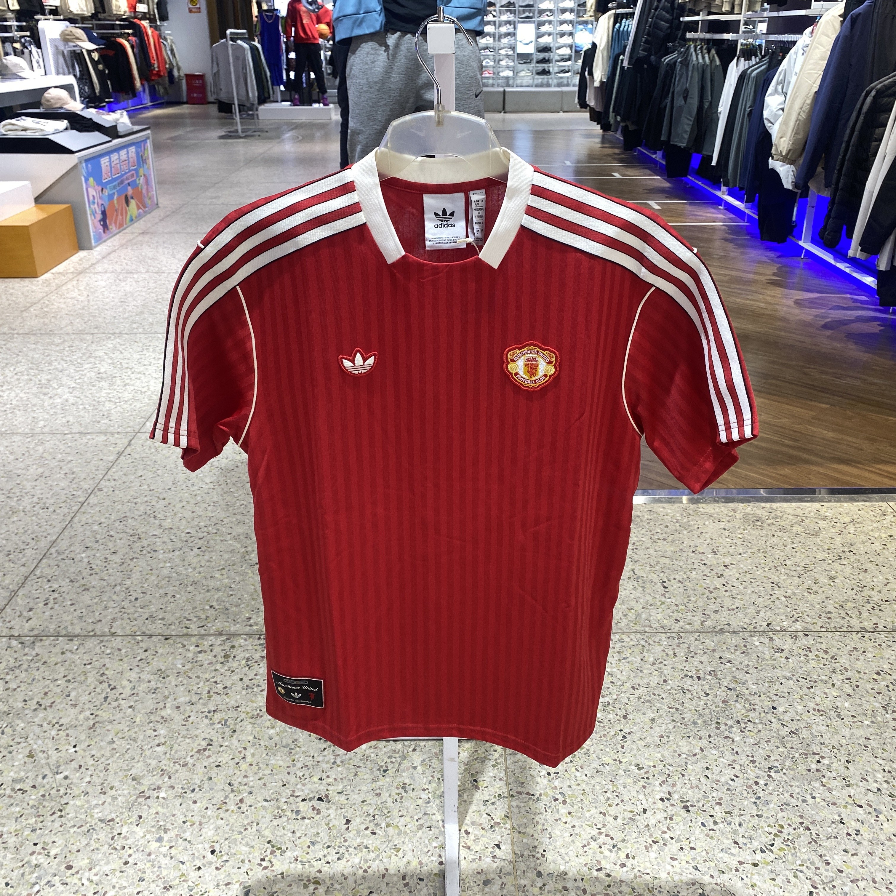 adidas阿迪达斯曼联球衣2025春季男子短袖比赛服足球文化衫JF0386