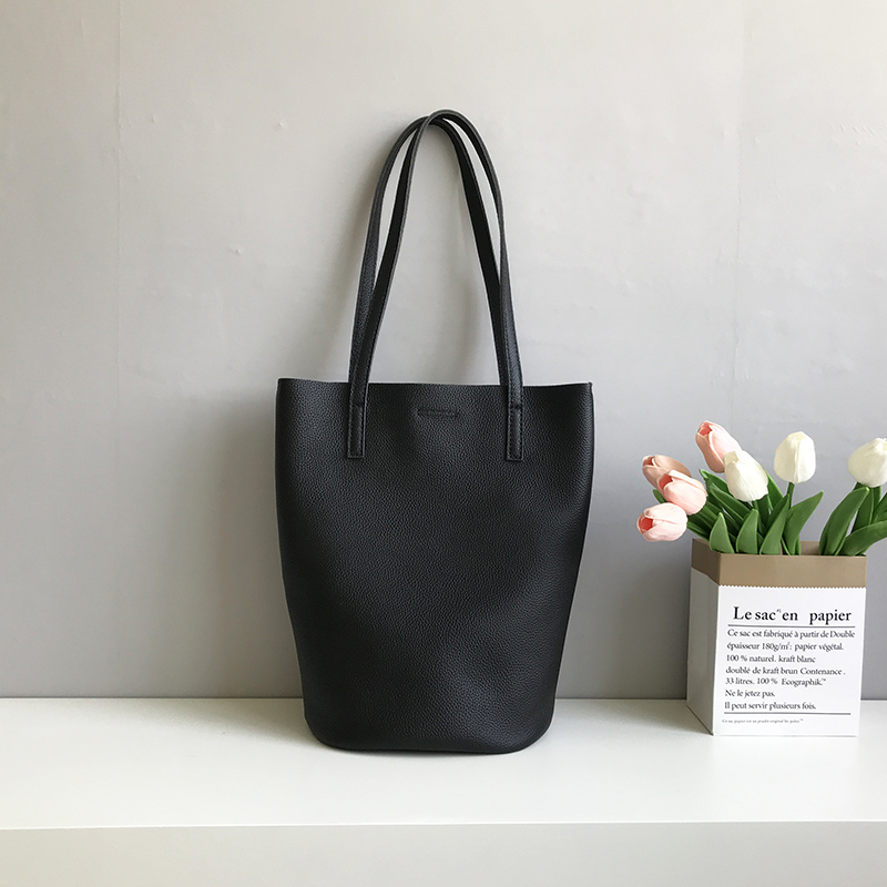 轻便通勤水桶包2024新款软牛皮