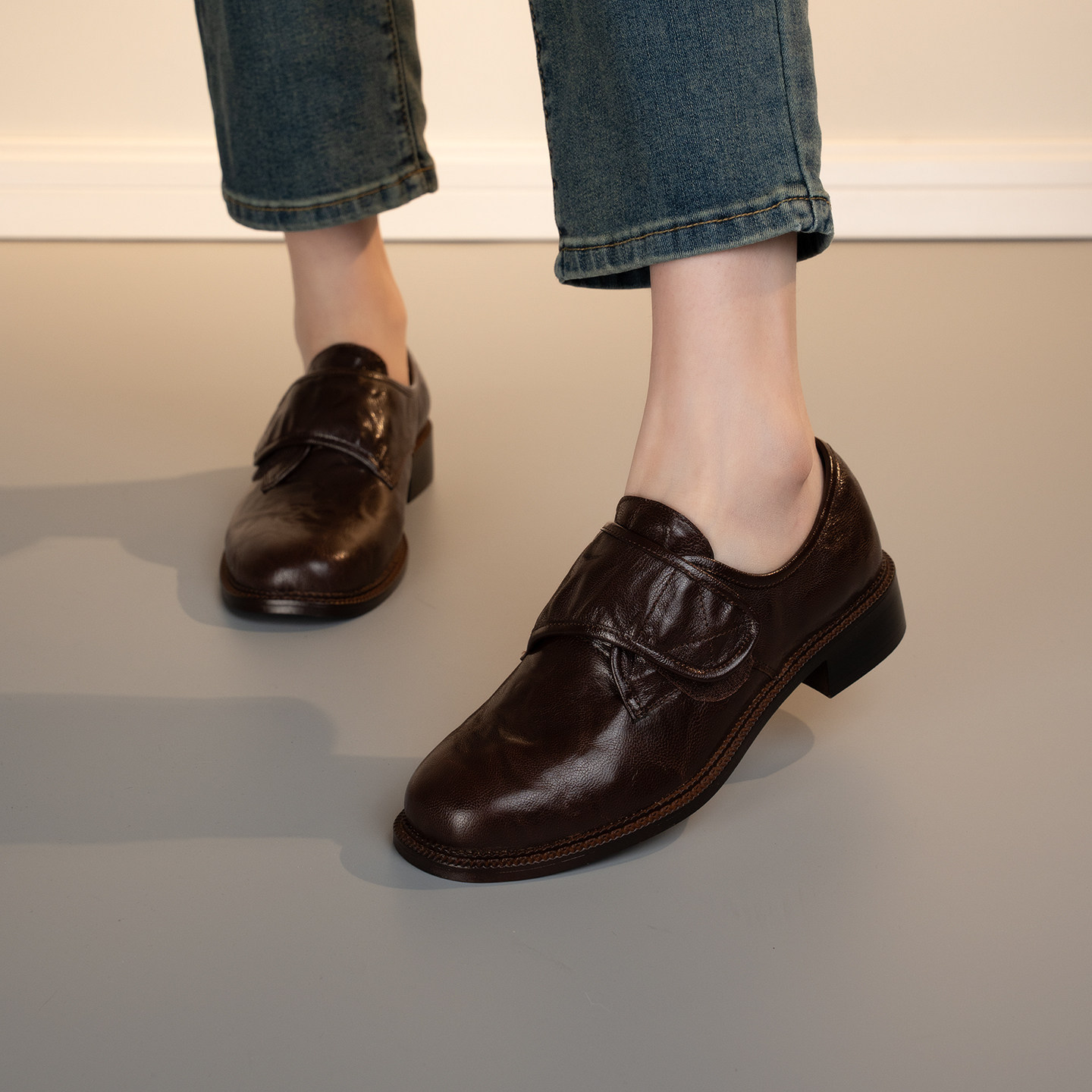 英伦风羊皮深口单鞋女粗跟一脚蹬简约通勤小皮鞋百搭圆头TPR底,女鞋,深口单鞋,淘宝优惠券,粉丝福利购,淘宝优惠卷