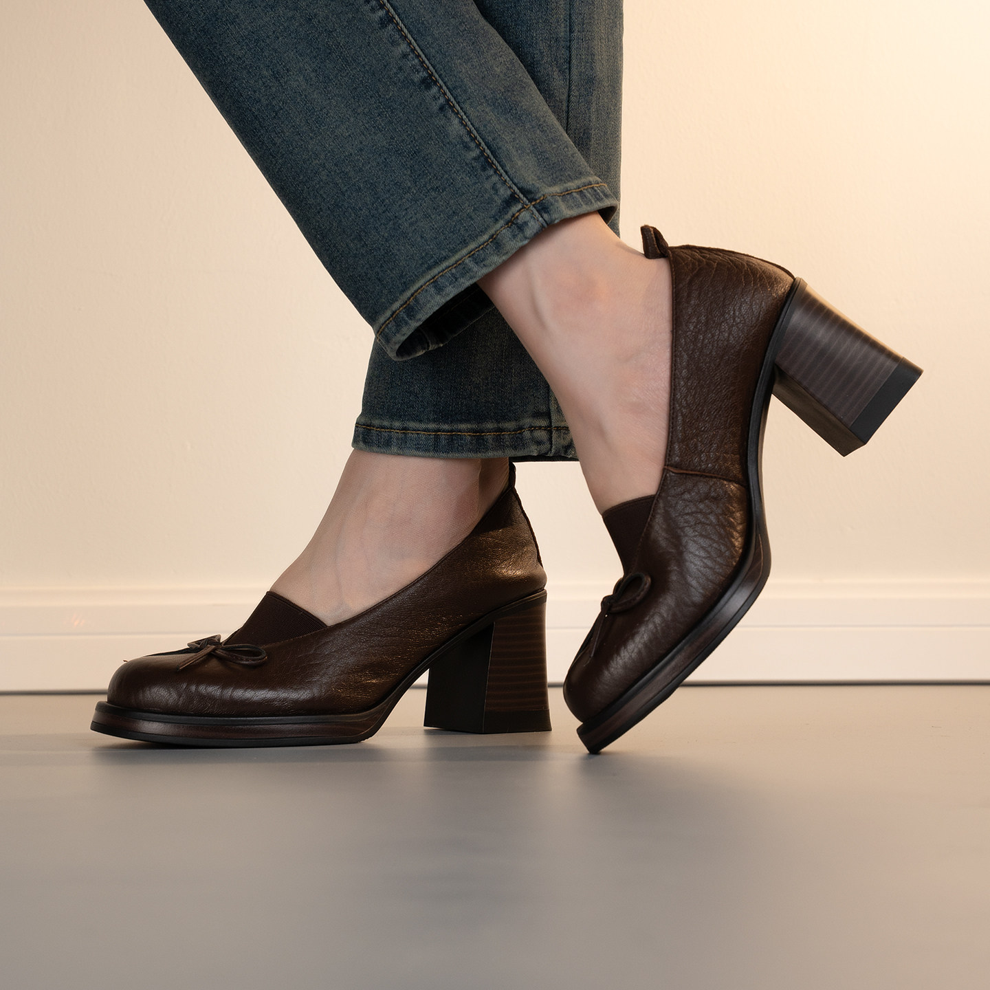 英伦风一脚蹬深口单鞋女粗跟高跟羊皮通勤百搭小皮鞋圆头蝴蝶结,女鞋,深口单鞋,淘宝优惠券,粉丝福利购,淘宝优惠卷