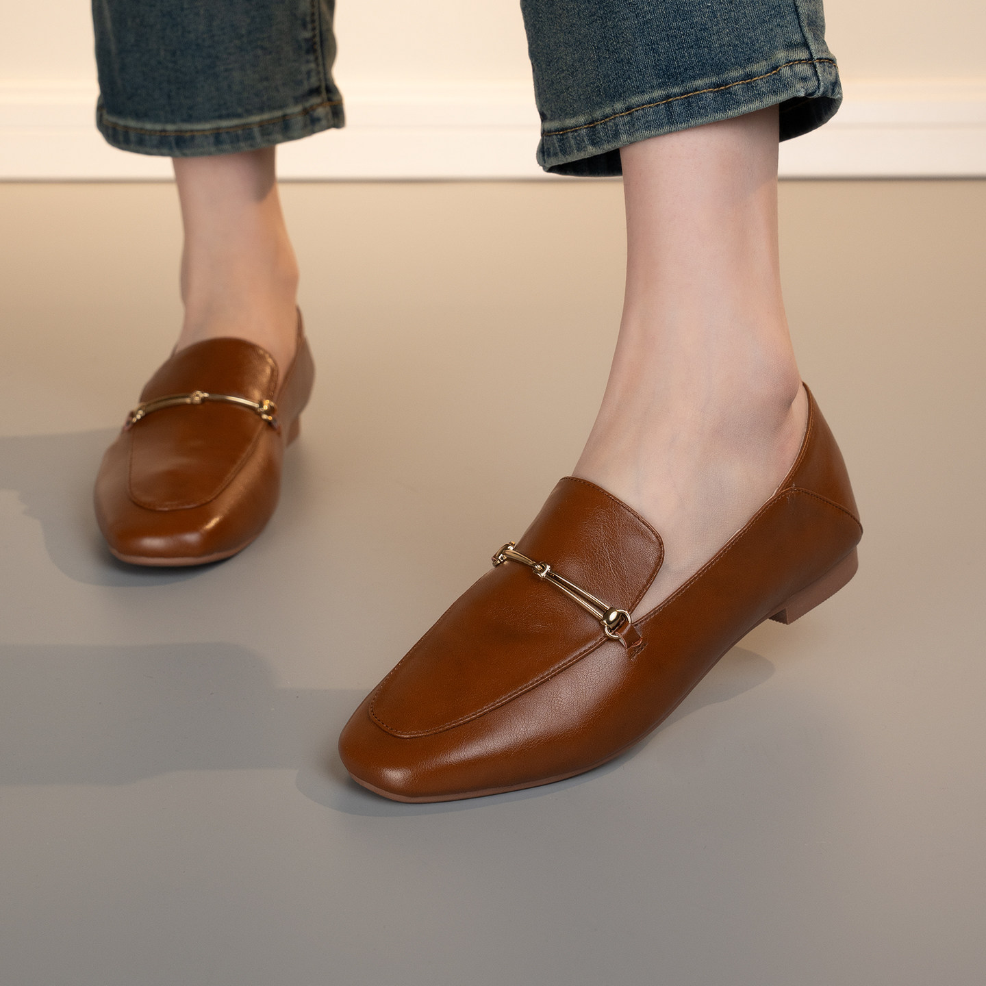 圆头简约风羊皮一脚蹬乐福鞋女平跟深口单鞋真皮软底舒适百搭平底,女鞋,深口单鞋,淘宝优惠券,粉丝福利购,淘宝优惠卷