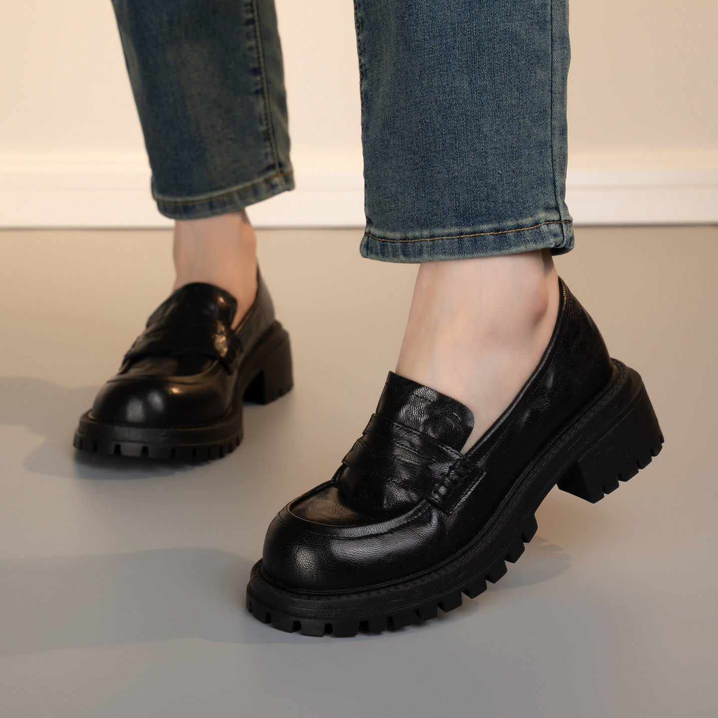 英伦风羊皮乐福鞋女中跟厚底深口单鞋圆头百搭小皮鞋松糕底休闲,女鞋,深口单鞋,淘宝优惠券,粉丝福利购,淘宝优惠卷