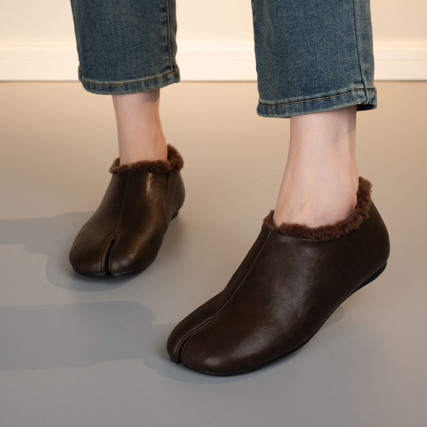 真皮分趾鞋女一脚蹬羊毛深口单鞋加绒保暖舒适平底鞋小众设计感,女鞋,深口单鞋,淘宝优惠券,粉丝福利购,淘宝优惠卷