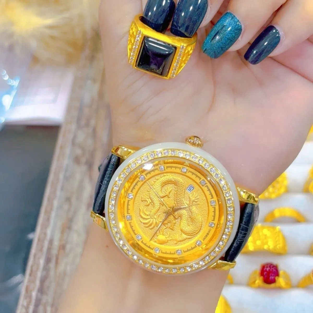 保不掉色黄金平替新款百搭仿真金子和田新疆包邮时尚潮流休闲手表