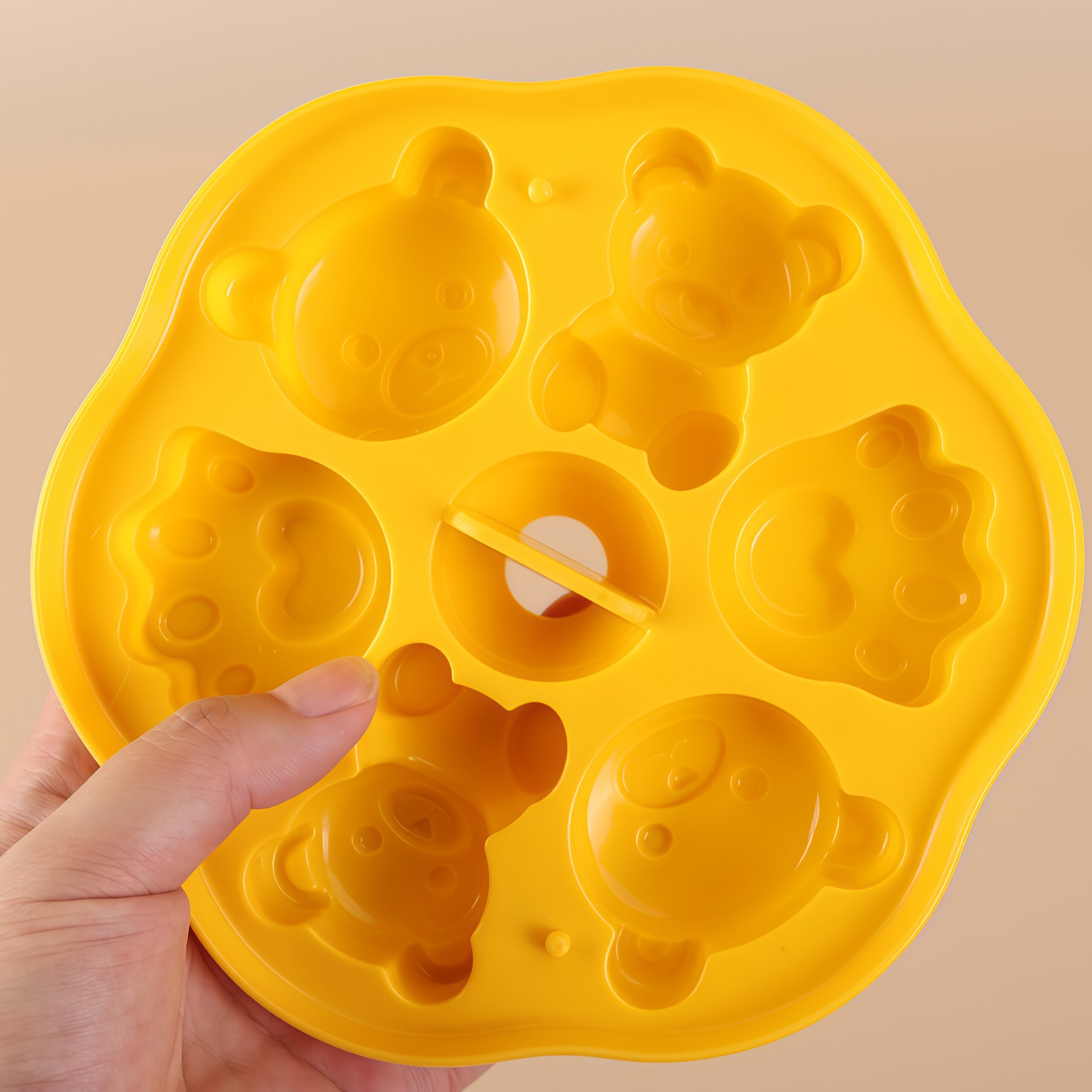 卡通小熊食品级手工皂石膏娃娃模