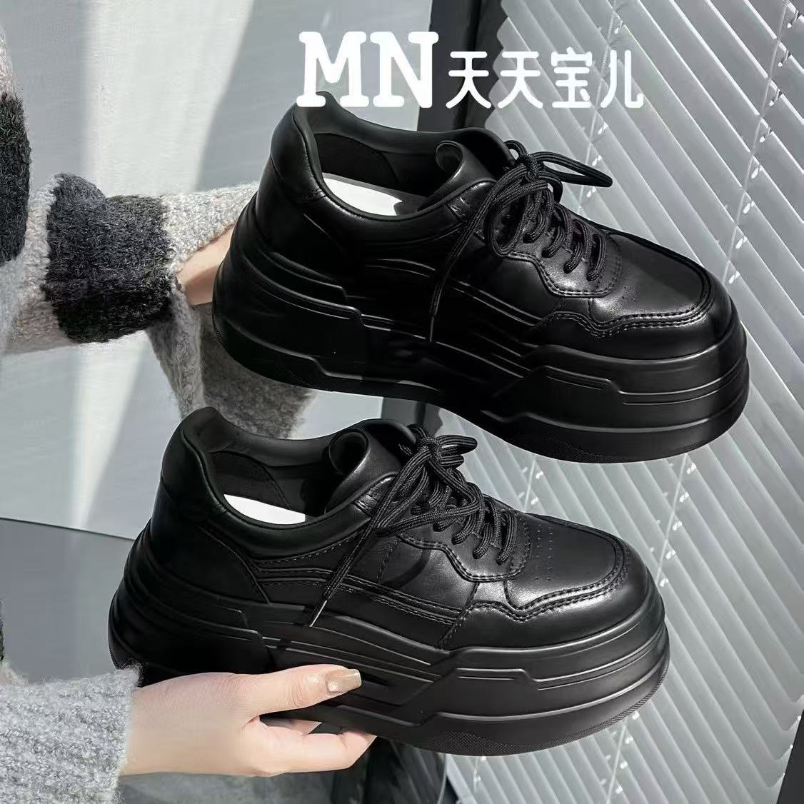 天天宝儿2025秋1308R加绒厚底松糕超轻增高板鞋经典百搭真皮白鞋