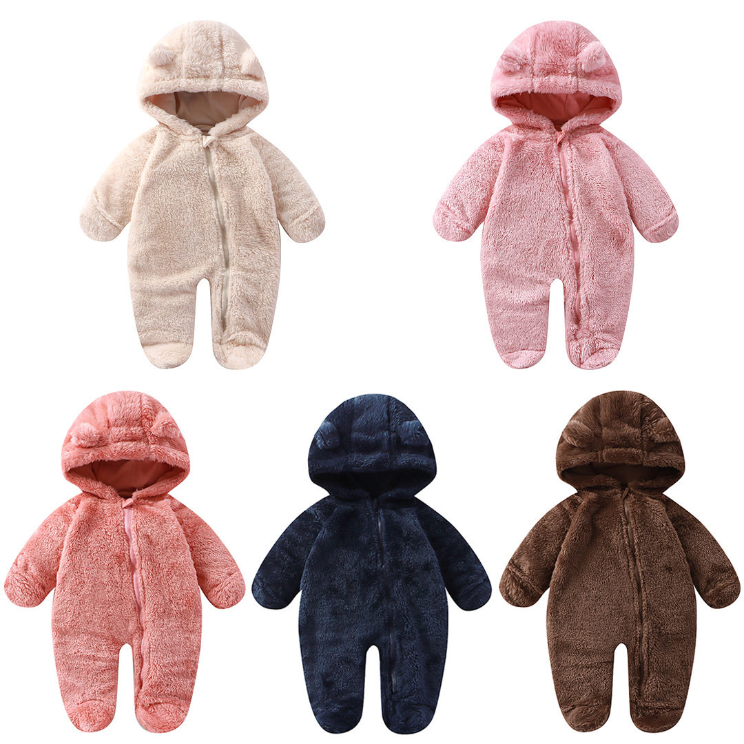 婴儿连体衣小熊爬爬服男女宝宝包脚外出哈衣新生儿衣服连帽春秋冬