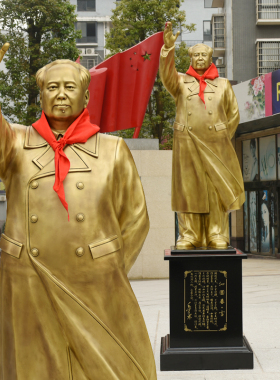 毛爷爷精铸挥手风衣米和主席铜像