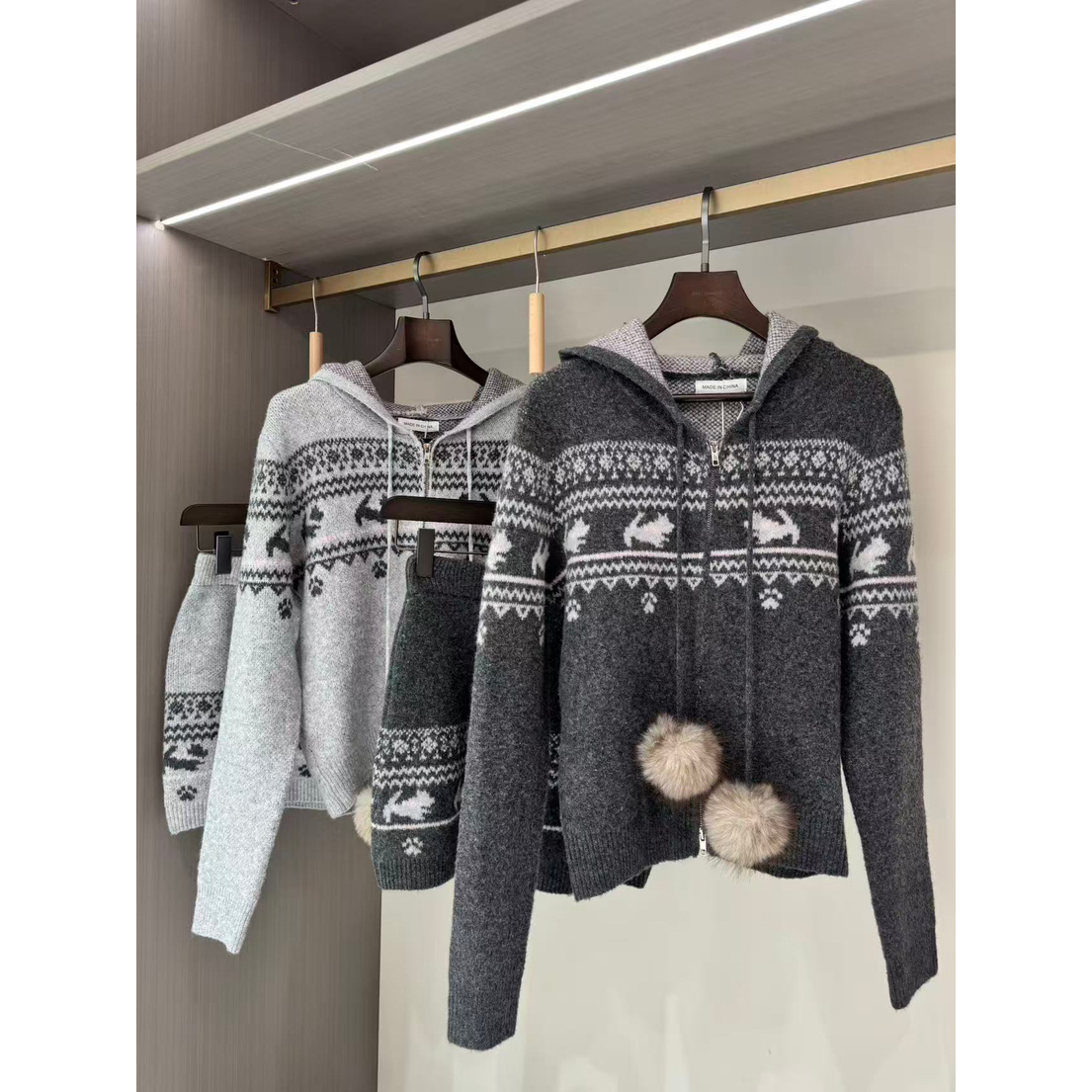 费尔岛连帽长袖针织衫+半身裙