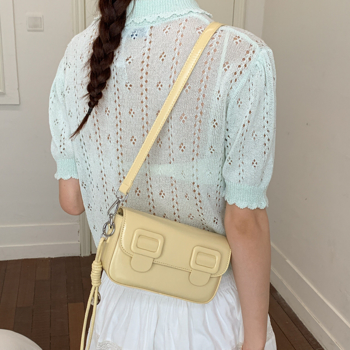 日韩文艺小清新邮差包女2025新款百搭高级感斜挎包时尚洋气小包包