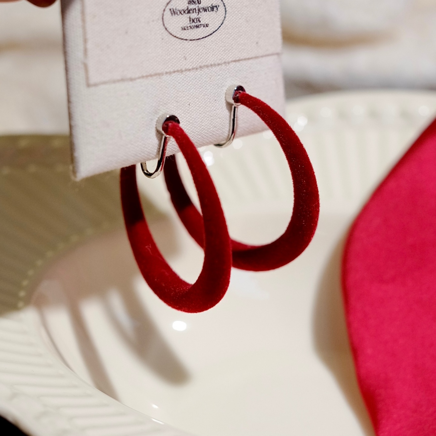 耳畔知更｜安可拉红植绒耳圈秋冬气质复古新年耳夹大圈耳环无耳洞