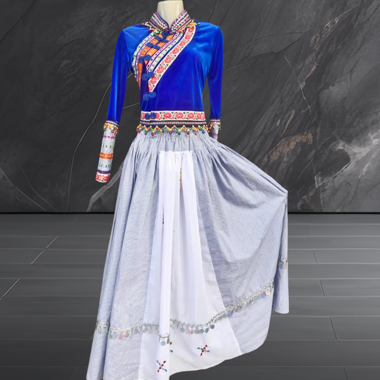 傈僳族服装服饰配饰 私人高端定制版 民族服装服饰批发 正品